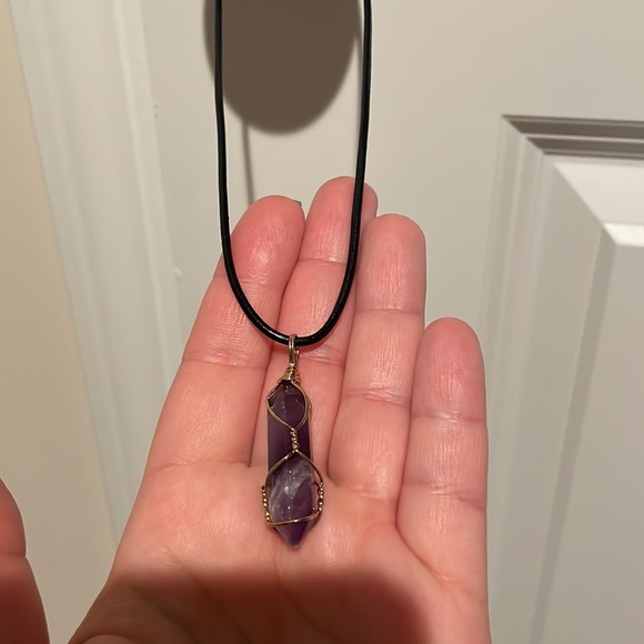 Purple crystal necklace - Picture 2 of 3